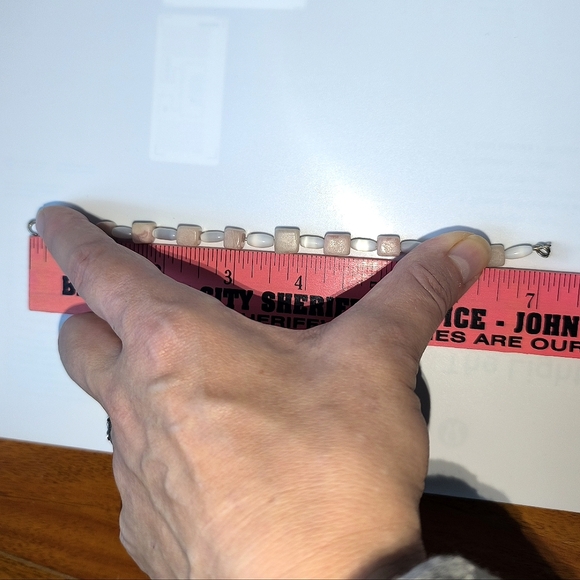 Pink Rhodochrosite And White Bead Bracelet - Picture 9 of 13